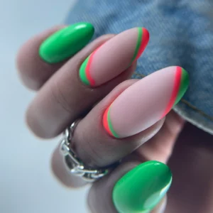 Perfeccionamiento manicura combinada, nivelación y esmaltado (Nivel avanzado)